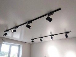 Монтаж трековых светильников в потолок